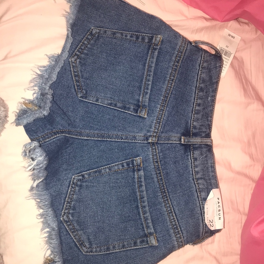 Shorts - Picture 5 of 6